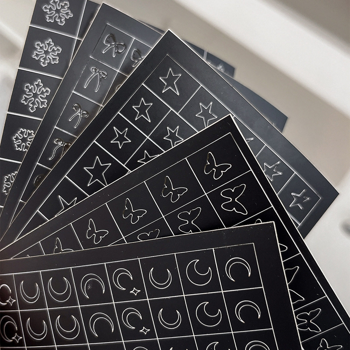 喷绘镂空美甲贴纸十字架克罗心法式月亮背胶模板指甲装饰品,淘宝优惠券,粉丝福利购,淘宝优惠卷