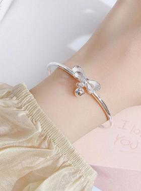 2026镯学生银色蝴蝶结铃铛闺蜜手饰甜美小清新学生手环在逃公主礼