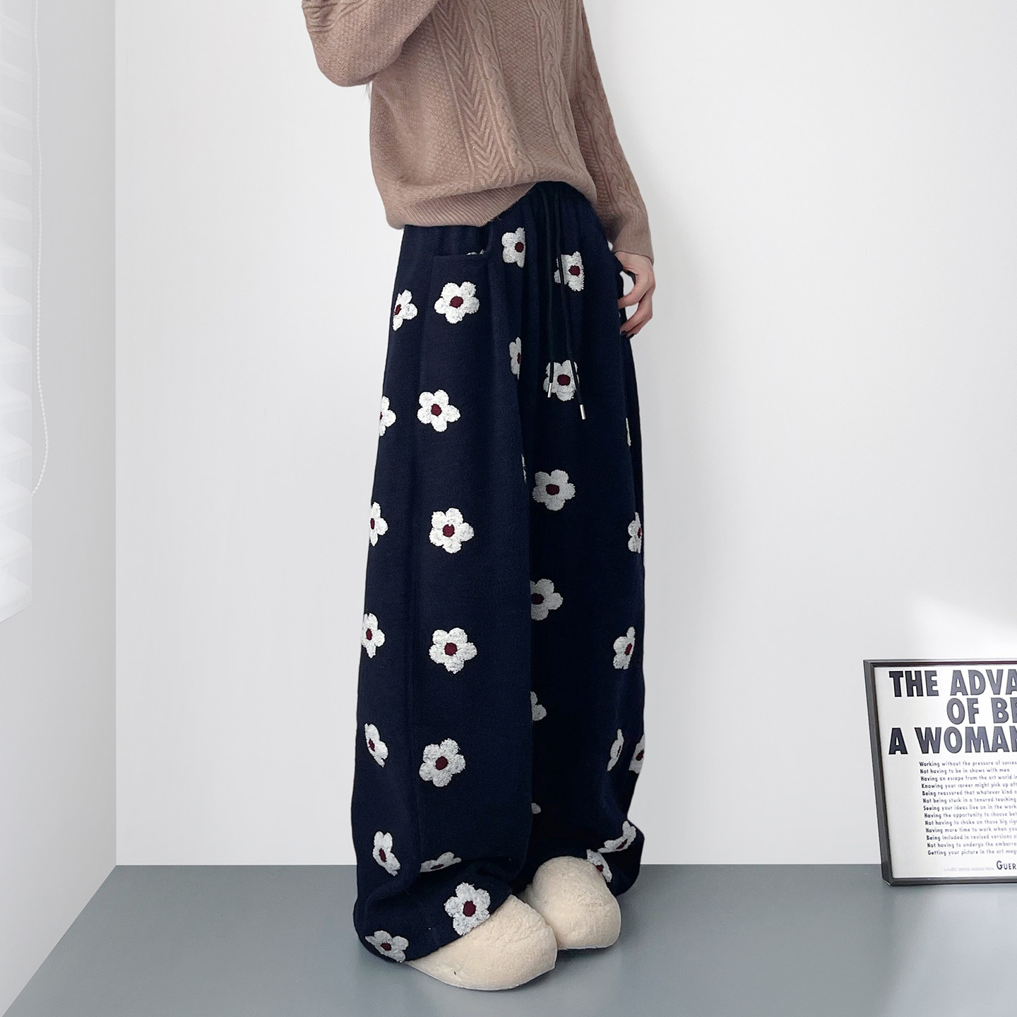 大码设计感刺绣小花毛毛卫裤女冬季保暖胖mm显瘦加厚不臃肿阔腿裤,淘宝优惠券,粉丝福利购,淘宝优惠卷