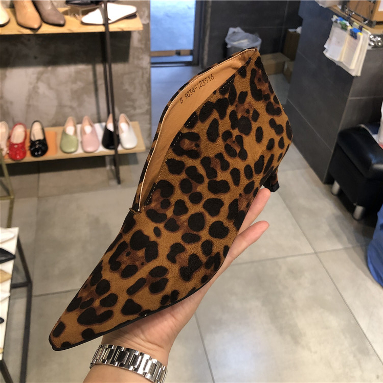 韩国东大门2023秋季新款尖头细低跟街头豹纹纯色潮女时尚短靴靴子