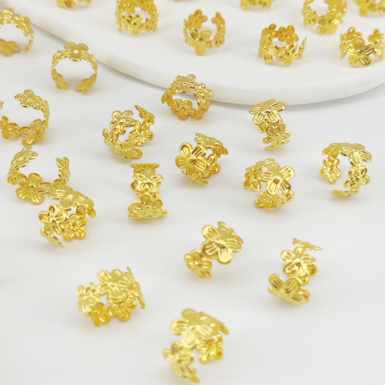 40pcs欧美TEUM SHEIN爆款DIY假发脏辫饰品配件梅花辫子接发环圈扣,淘宝优惠券,粉丝福利购,淘宝优惠卷