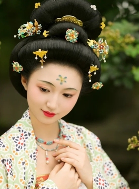 钗錾刻云肩发簪金色发簪唐代古风汉服头饰花钿小发簪唐风抹额金簪