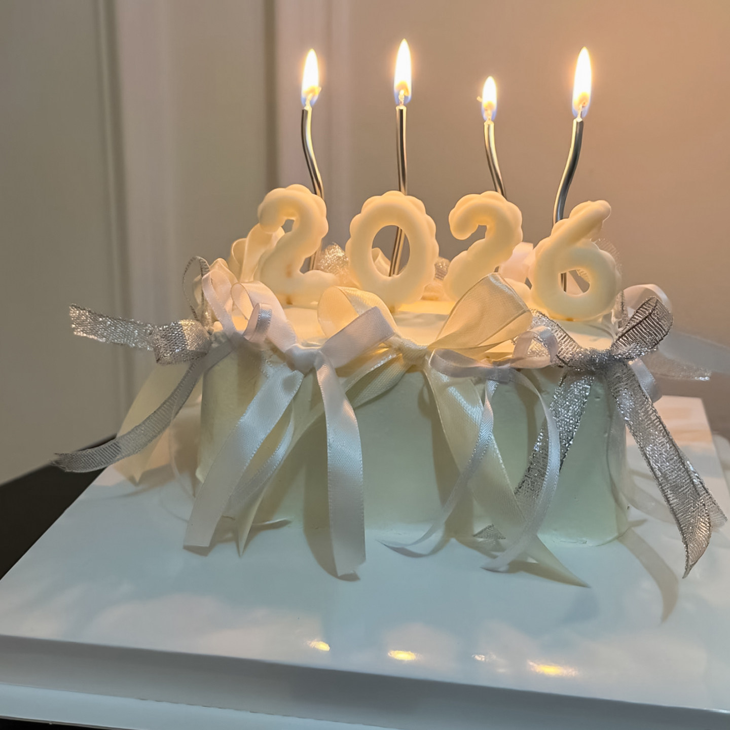 纯色2026跨年新年仪式感气球数字蛋糕装饰DIY蝴蝶结丝带曲线蜡烛,淘宝优惠券,粉丝福利购,淘宝优惠卷