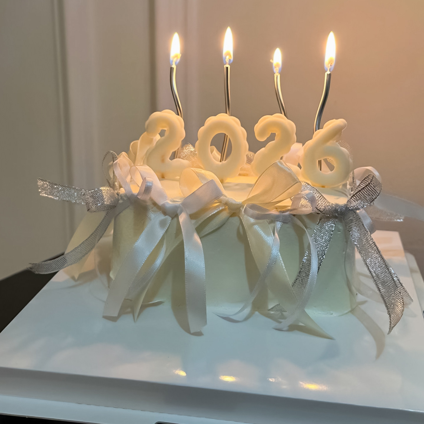 纯色2026跨年新年仪式感气球数字蛋糕装饰DIY蝴蝶结丝带曲线蜡烛,淘宝优惠券,粉丝福利购,淘宝优惠卷