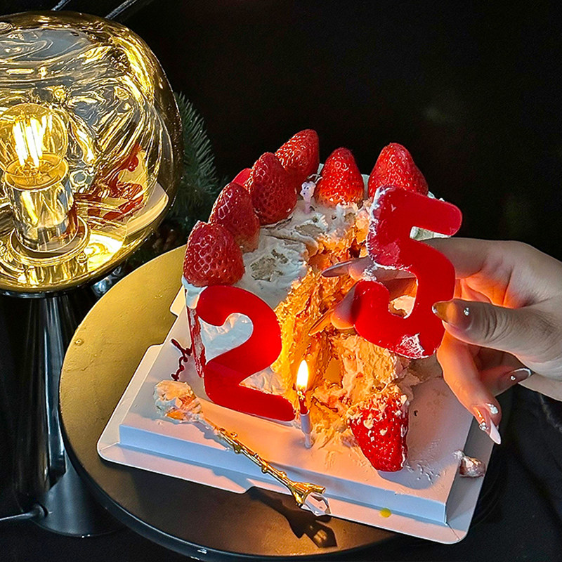 抱抱酱同款新年跨年夜草莓蛋糕装饰红色2025亚克力除夕氛围感插件,淘宝优惠券,粉丝福利购,淘宝优惠卷