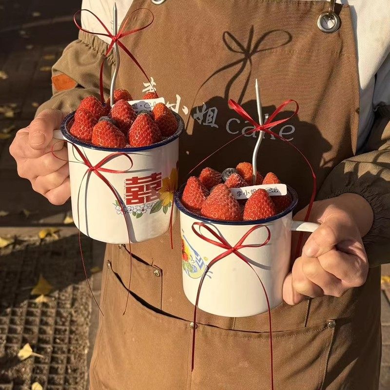 秋冬季简约圣诞节复古工艺奶油草莓搪瓷杯蛋糕装饰团建聚会小甜品,淘宝优惠券,粉丝福利购,淘宝优惠卷