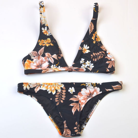 Сексуальное пляжное бикини австралийского бренда Rhyt**