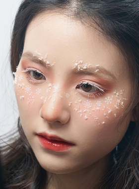 贴脸装饰雪花妆氛围仿真圣诞妆容