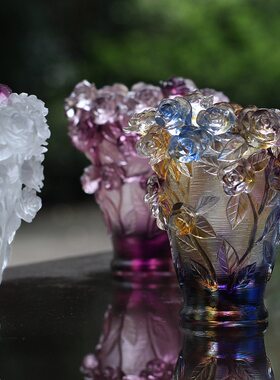 琉璃轻奢风客厅卧室摆放插画花瓶