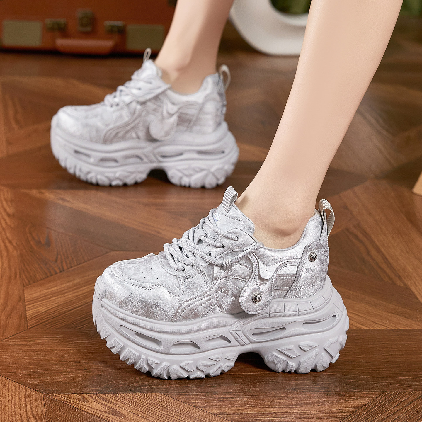 春季粉色时尚厚底老爹鞋女2026新款爆款洋气增高小个子松糕休闲鞋,淘宝优惠券,粉丝福利购,淘宝优惠卷