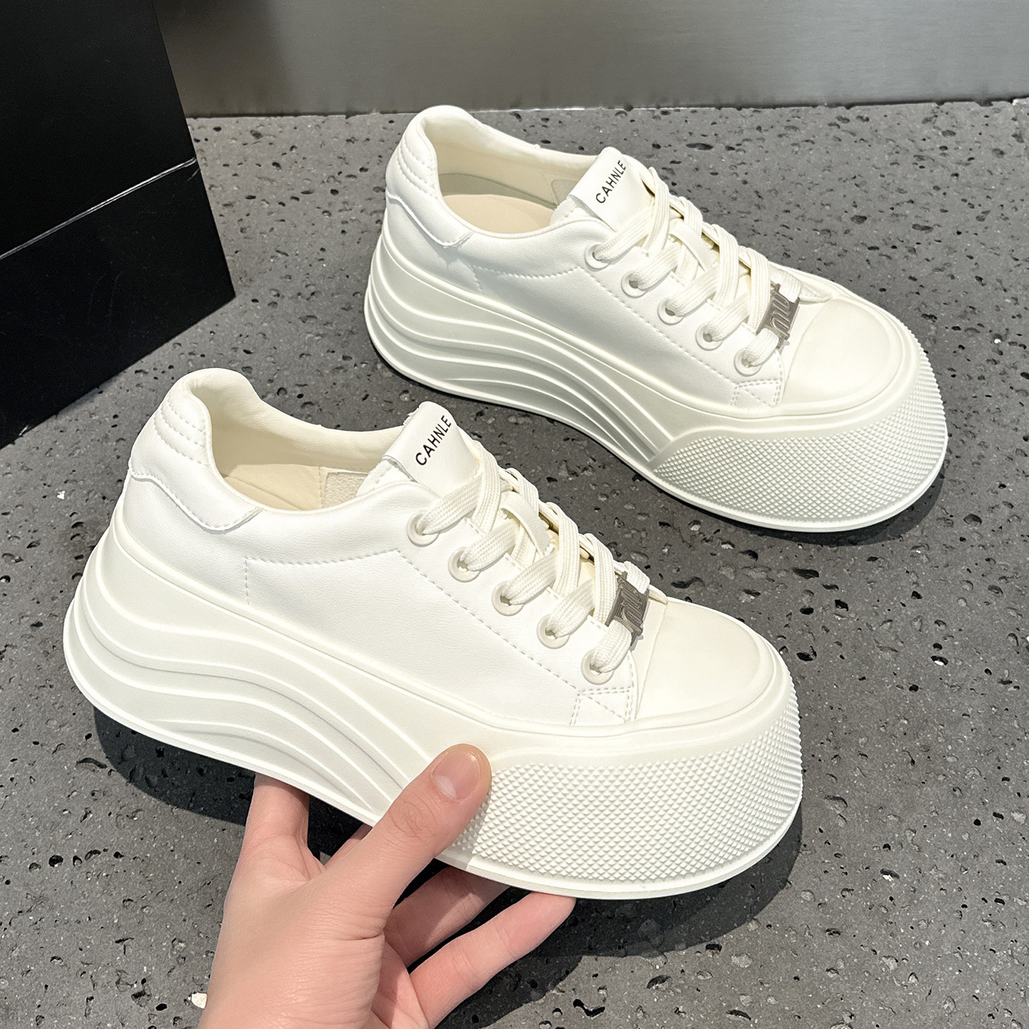 真皮小白鞋女款大头鞋2026春季新款厚底增高圆头系带运动休闲板鞋,淘宝优惠券,粉丝福利购,淘宝优惠卷