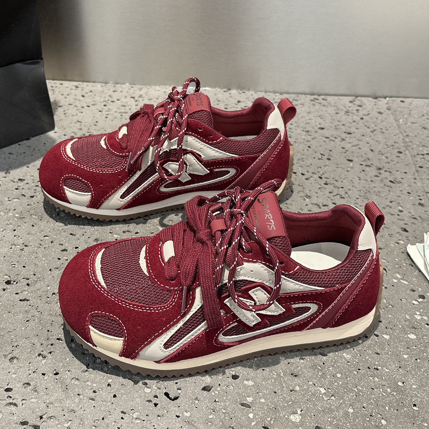 超火复古红色德训鞋女2025秋季新款透气平底圆头显脚小休闲阿甘鞋,淘宝优惠券,粉丝福利购,淘宝优惠卷