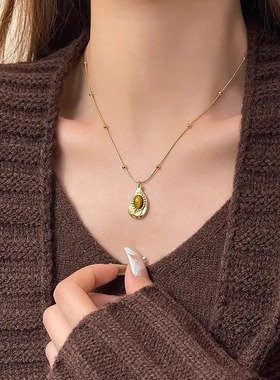 琥珀石颈链女金色复古虎眼高级感不规则锁骨链毛衣链项链轻奢小众