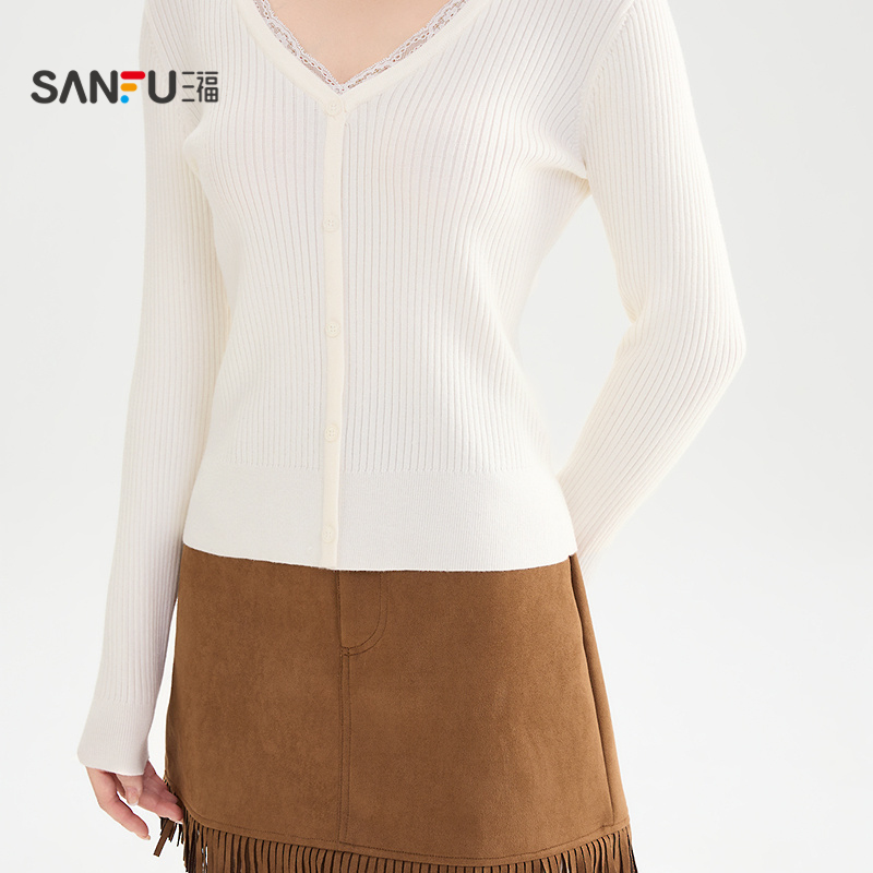 三福毛衣女2025新款冬季蕾丝V领毛针织衫气质内搭上衣女装509073 - 图1