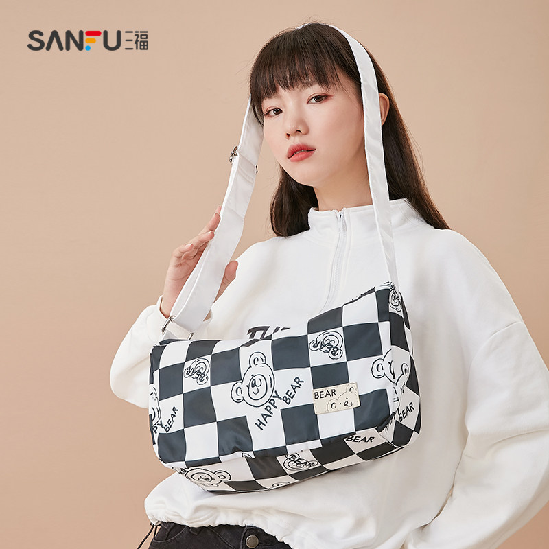 三福挎包女2021笑脸趣味潮萌女包 三福服饰女士包袋