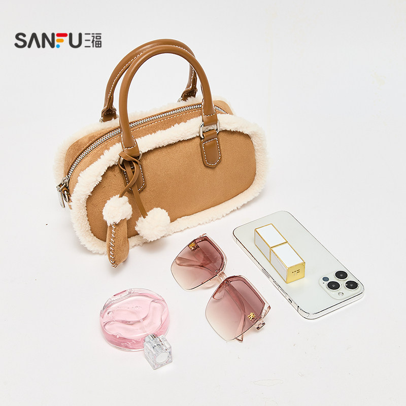 三福手提包冬季韩系绒绒波士顿包小靴挂件时尚休闲女包512754,淘宝优惠券,粉丝福利购,淘宝优惠卷