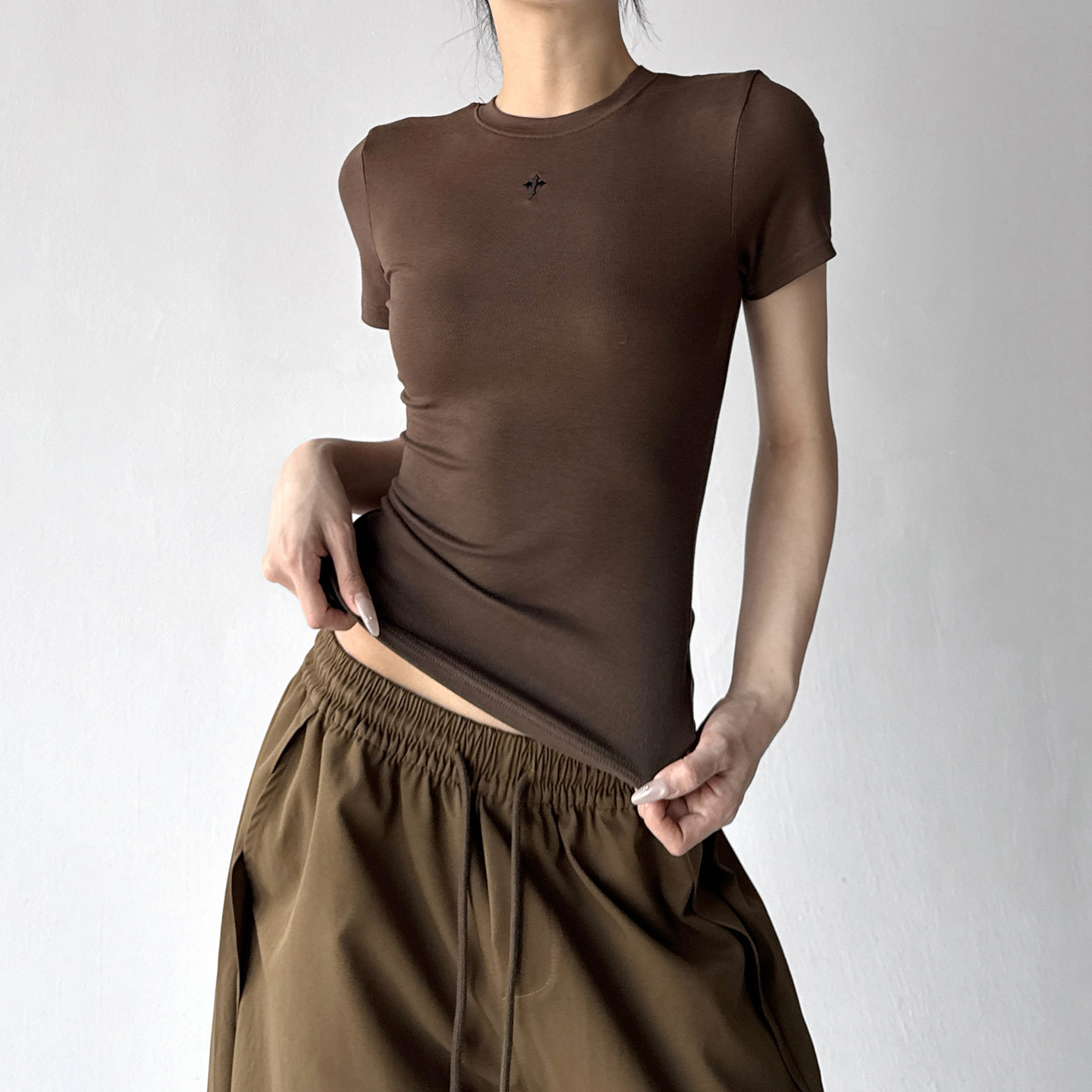 修身短袖T恤女2026夏季新款基础版圆领收腰紧身显瘦独特学生上衣,淘宝优惠券,粉丝福利购,淘宝优惠卷