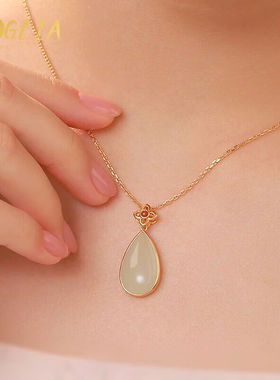 BOGLIA品牌项链女士兰花玉髓18金K吊坠锁骨链圣诞节生日礼物送老