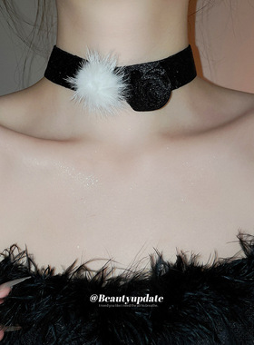 复古金丝绒花朵毛球颈链秋冬优雅