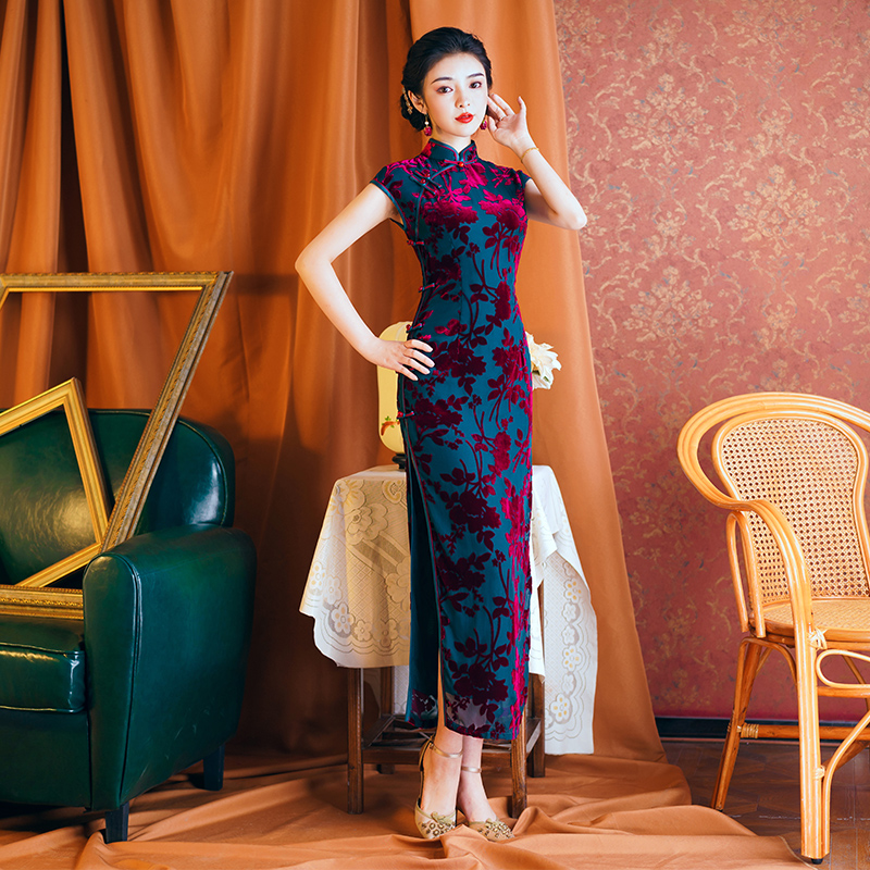 旗袍2024新款高端走秀演出服宴会主持人礼服大码复古真丝丝绒妈妈