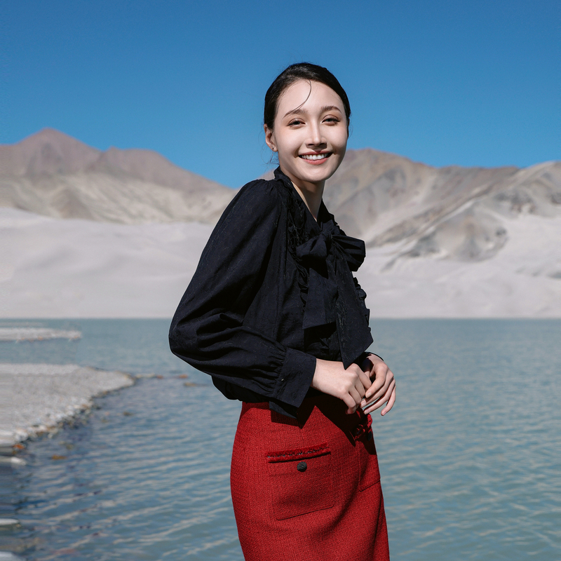 婉甸2025黑色长袖衬衫瑞丽风H型系带蝴蝶结1241S03XJ1