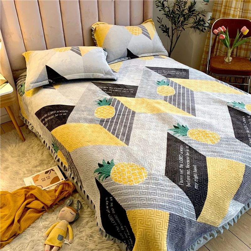 加厚冬季新款牛奶绒绗缝夹棉花边床盖套件 - 图1