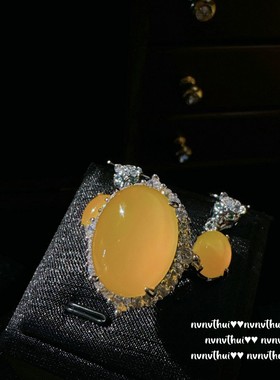 仙气鸡油黄人工玉髓鸽子蛋戒指 复古宫廷风幂幂同款名媛猎豹耳环