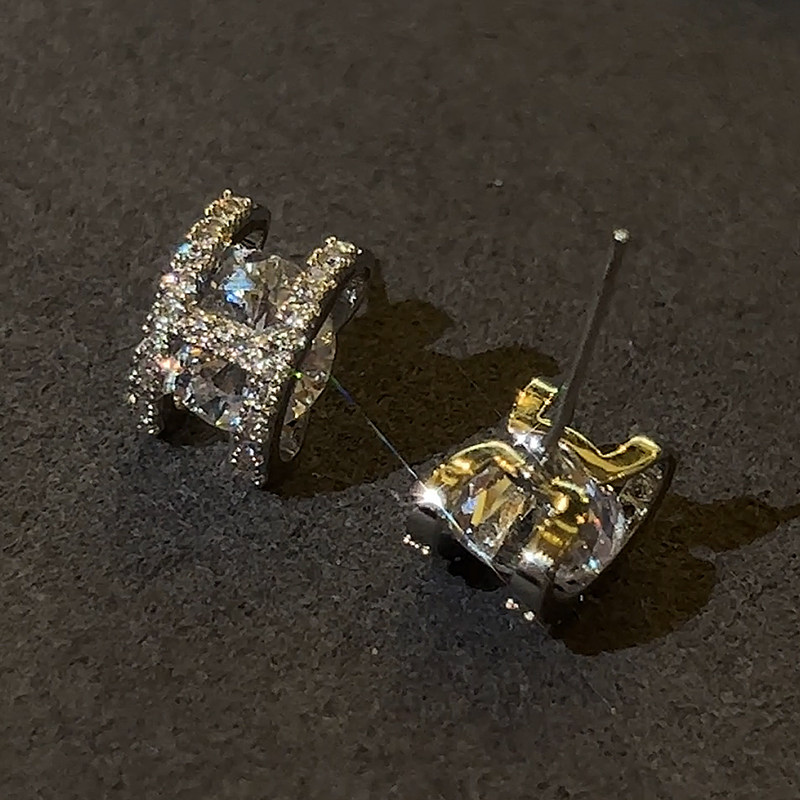 爱曲◆法式精美闪钻H字母小巧气质耳钉气质高级感百搭简约耳环女,淘宝优惠券,粉丝福利购,淘宝优惠卷