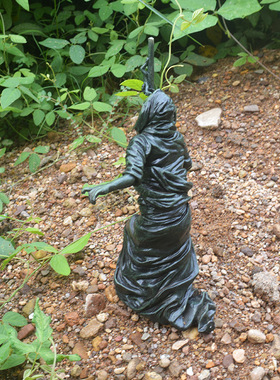 跨境爆款万圣节装饰摆件撒旦追随者架恶魔树脂装饰品收藏