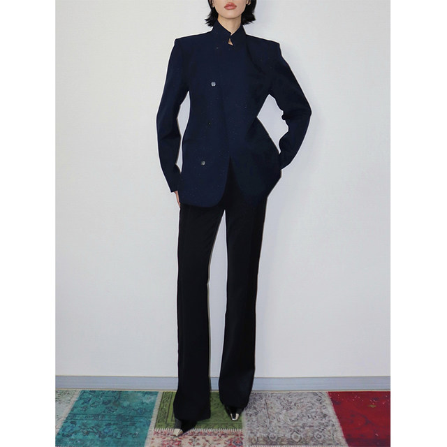 New niche design and short jacket with autumn and winter