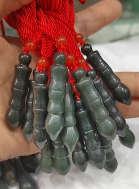 新疆和田玉吊坠青玉挂件毛笔项链