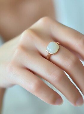 复古和田玉金色方形开口戒指女款