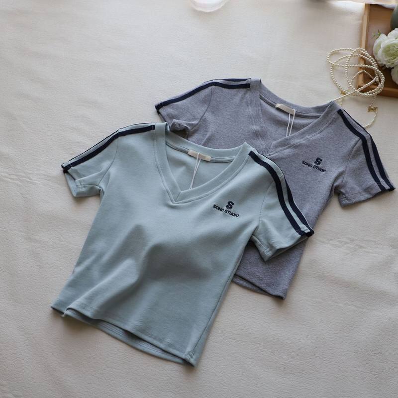 网红热销2025夏季新品韩版撞色V领字母刺绣短袖T恤女3126强明女装