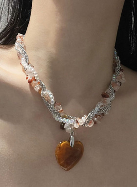 琥珀色爱心吊坠串珠链条锁骨链