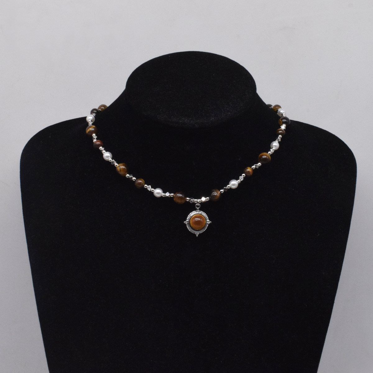 复古美拉德虎眼石吊坠项链轻奢简约颈链毛衣链长款小众设计锁骨链,淘宝优惠券,粉丝福利购,淘宝优惠卷