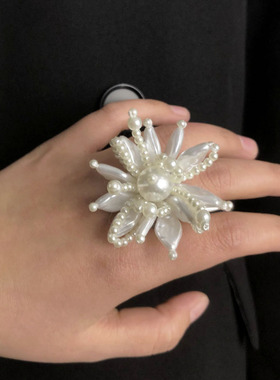 白色贝壳花朵戒指指环女款食指戒