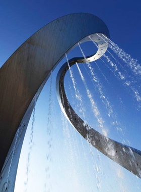 不锈钢镜面发光流水圆环雕塑