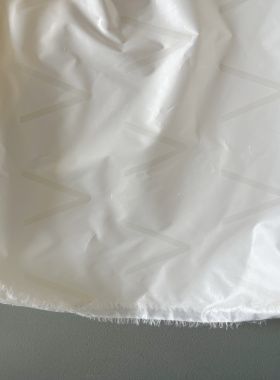 懒人羽绒服布二合一3D压胶通道布