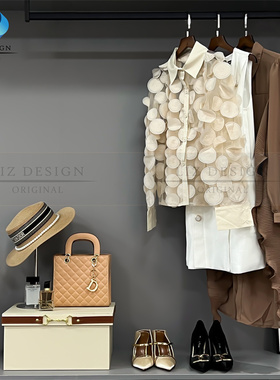 轻奢样板房间衣帽间装饰衣服陈列