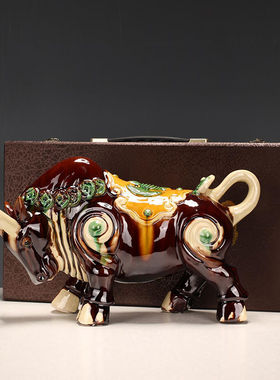 陶瓷牛摆件奋斗牛客厅家居创意装饰扭转乾坤办公室桌面工艺品