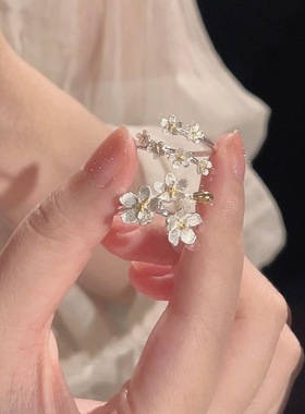 人间富贵花~白色山茶花戒指女ins高级感轻奢法式小香风温柔气质潮