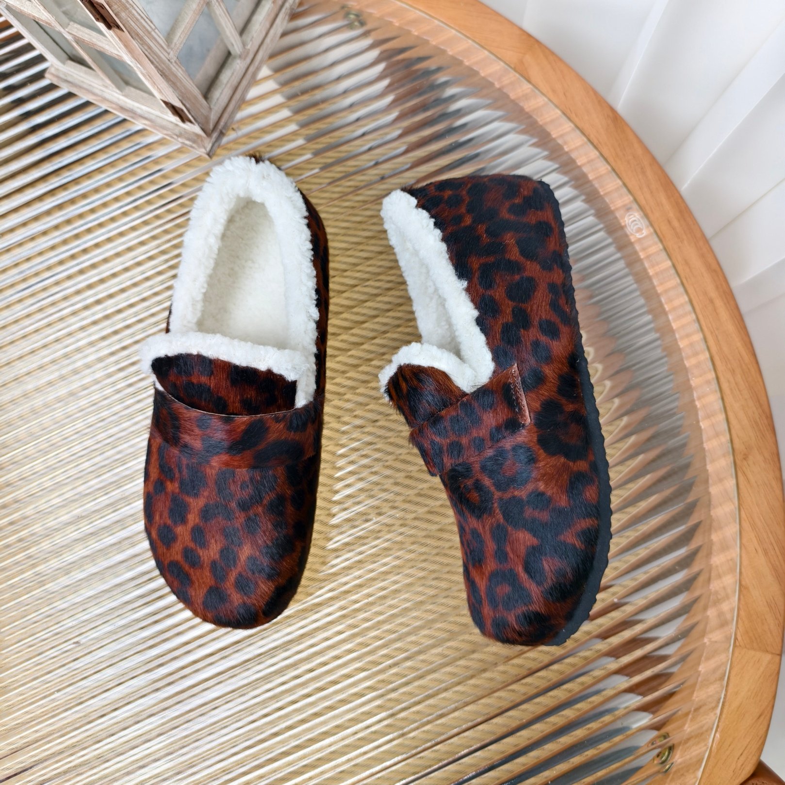 慢先森 2025新款真皮软底舒适羊羔绒圆头平底女博勃肯单鞋 323-18,淘宝优惠券,粉丝福利购,淘宝优惠卷