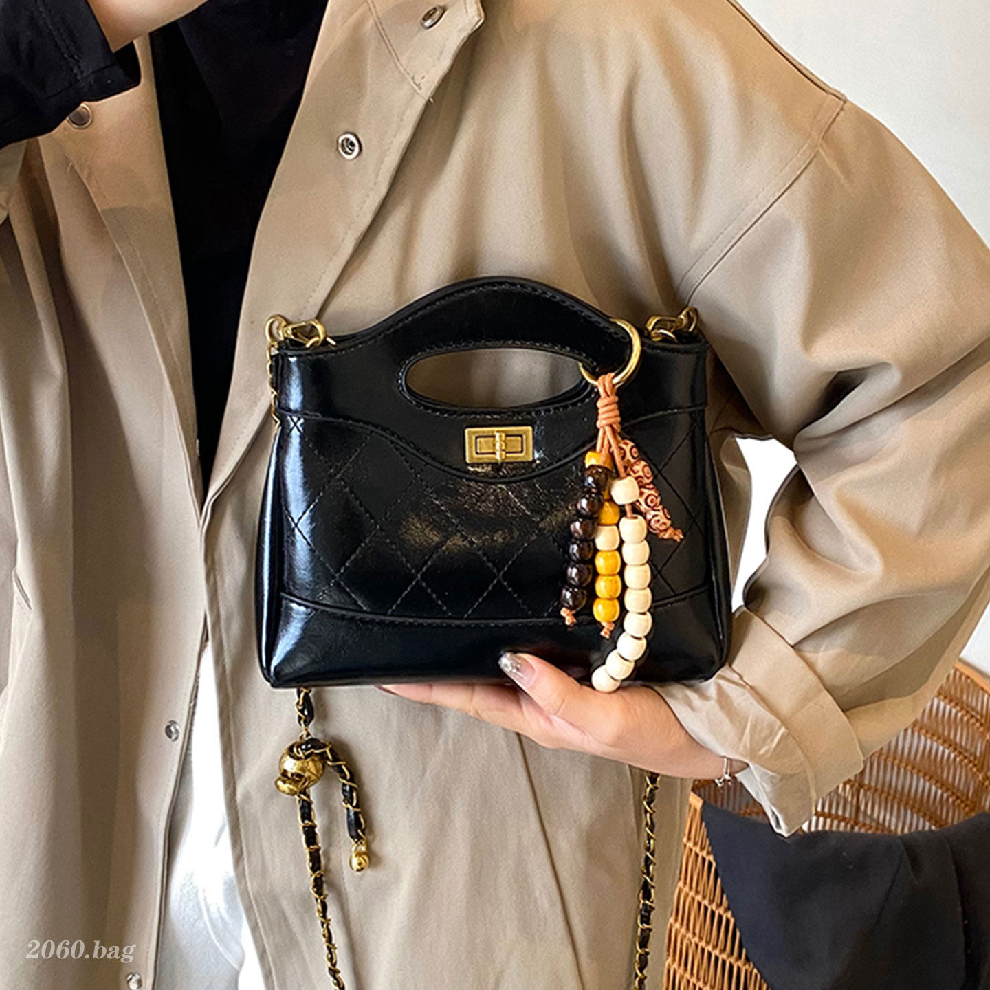 洋气时尚链条锁扣精致菱格百搭精致气质2025秋冬单肩斜挎水桶包,淘宝优惠券,粉丝福利购,淘宝优惠卷