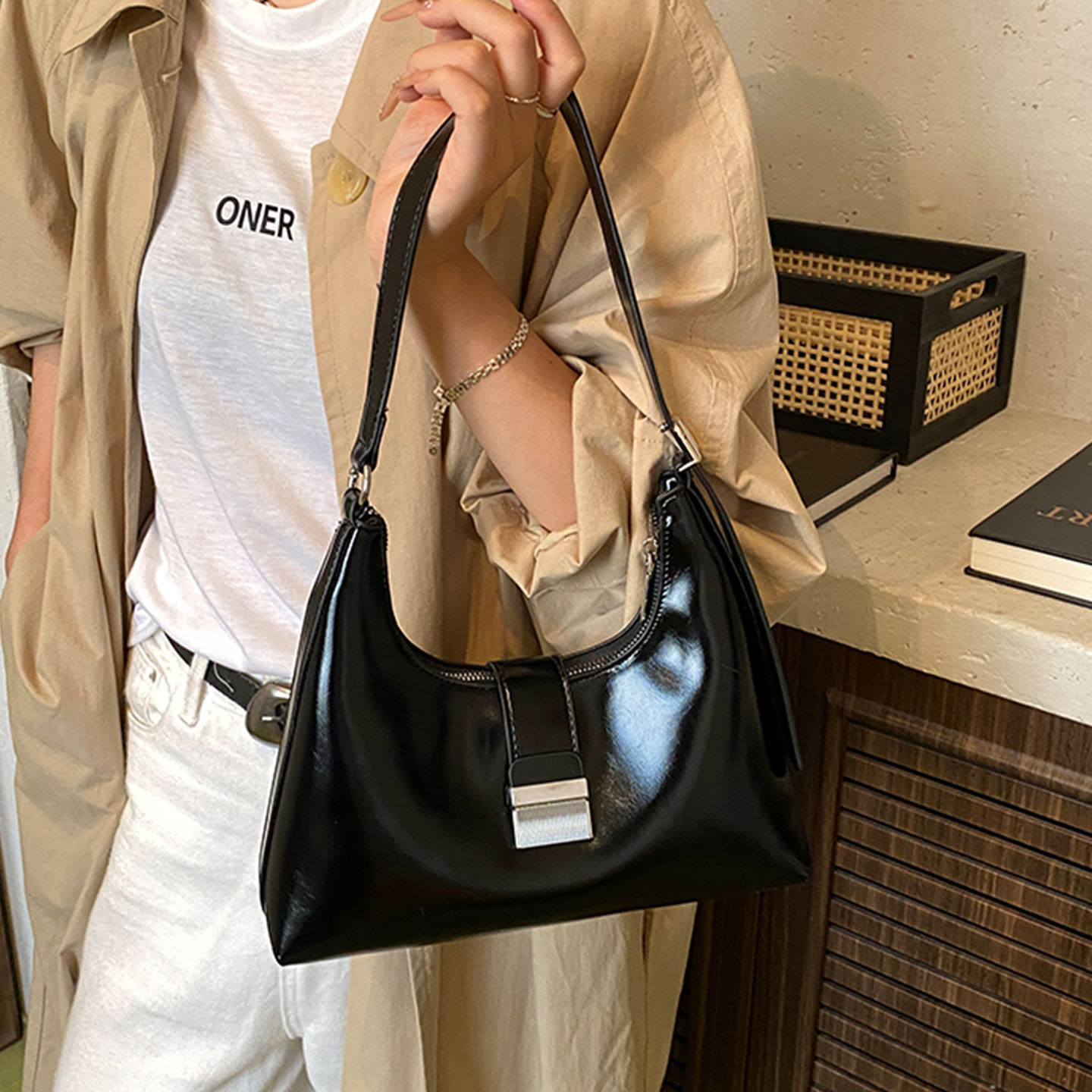 高级感油蜡皮腋下包包2025简约精致洋气单肩包女通勤气质百搭休闲,淘宝优惠券,粉丝福利购,淘宝优惠卷