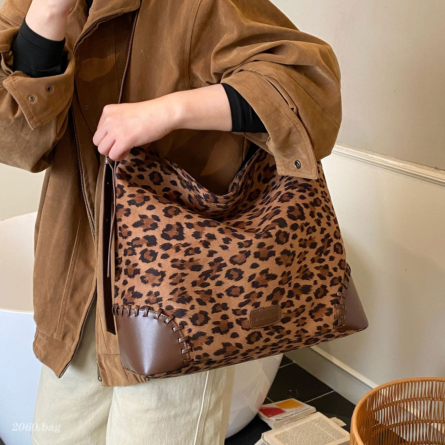 秋冬通勤绒面豹纹大容量单肩包2025新款女气质休闲韩版斜跨包包,淘宝优惠券,粉丝福利购,淘宝优惠卷