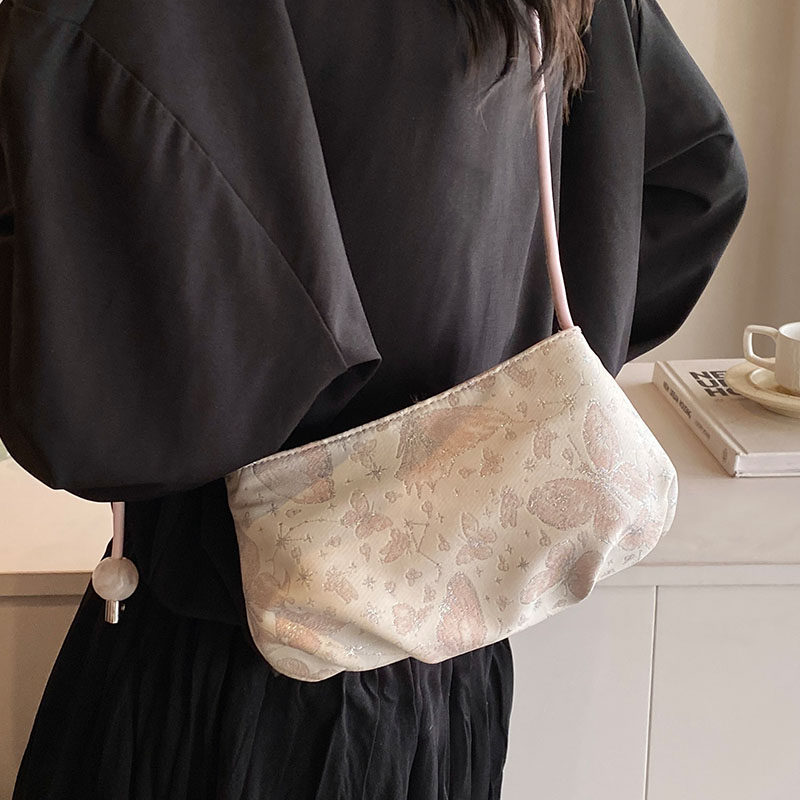 新中式包包女2025夏季新款时尚刺绣马鞍包小众简约休闲百搭斜挎包,淘宝优惠券,粉丝福利购,淘宝优惠卷