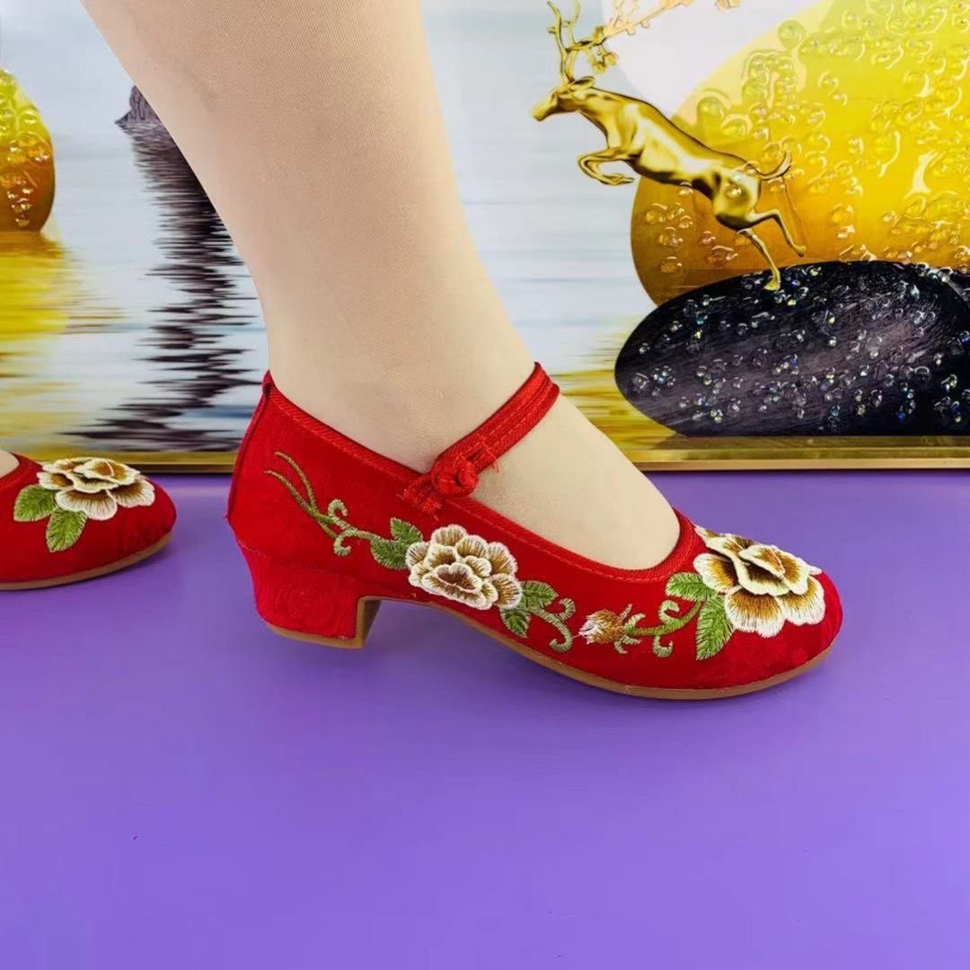 新款老北京布鞋绣花鞋女民族风高跟广场舞表演鞋高档洋气圆头绣花,淘宝优惠券,粉丝福利购,淘宝优惠卷