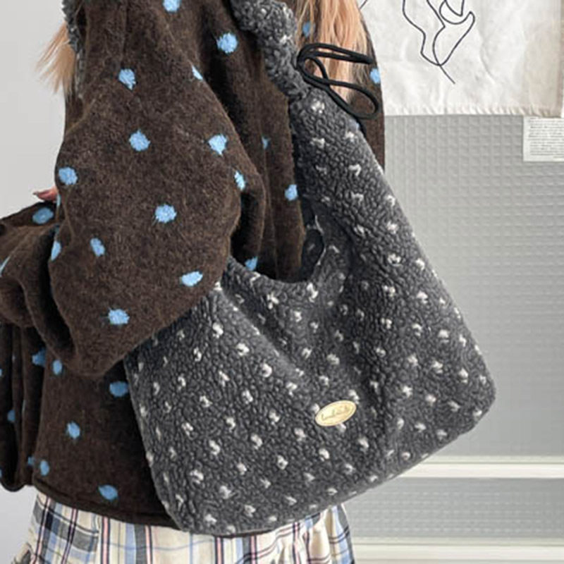 菱格民族风复古撞色抽绳毛绒托特包女秋冬氛围感通勤包肩带可调节,淘宝优惠券,粉丝福利购,淘宝优惠卷