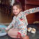 ຊຸດລອຍນ້ຳສາມສິ້ນ polka dot cherry ທີ່ມີສີສັນລະດູຮ້ອນຂອງເດັກຍິງ