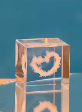 领养一朵爱心云鲸鱼水晶方体摆件